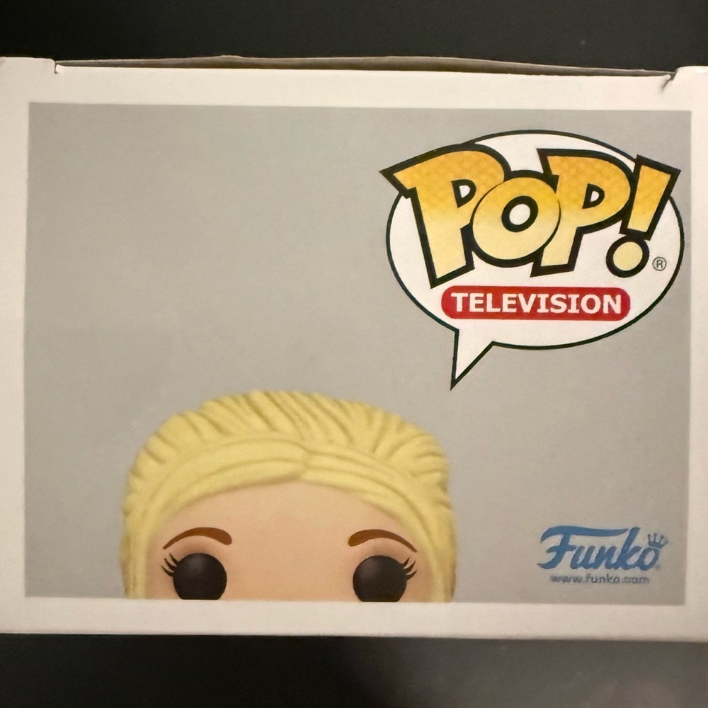 Funko Pop figure Television series “Tanya McQuoid” From HBO’s The White Lotus!! - Picture 5 of 6